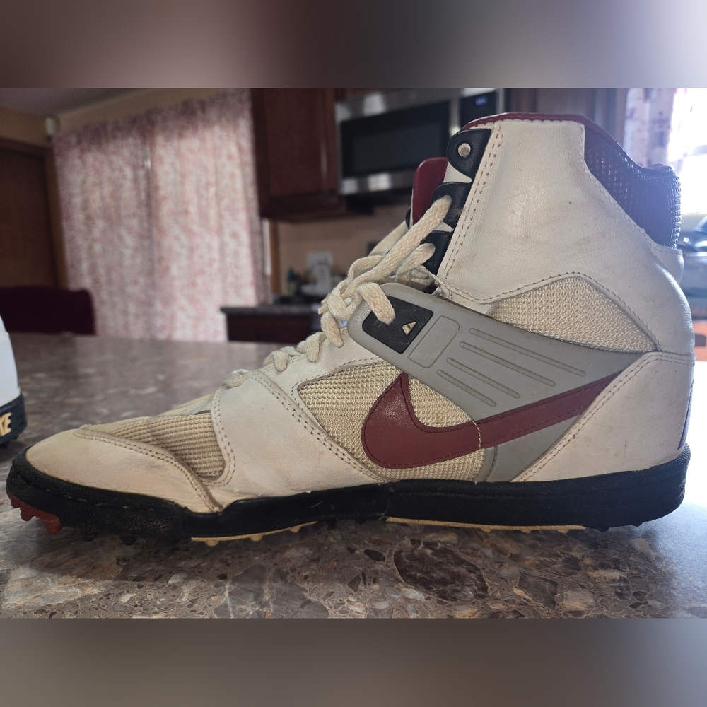 Used- Vintage Nike Burgandy  and White High-Top Cleats - Picture 4 of 7